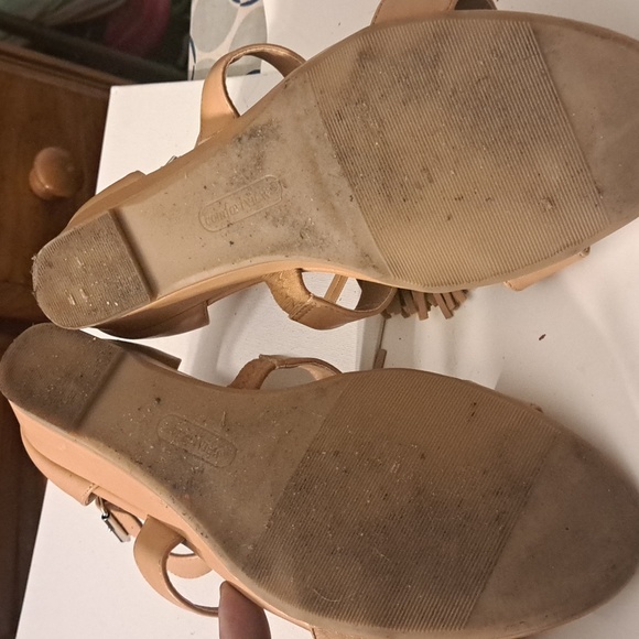 Shoes - Picture 5 of 6